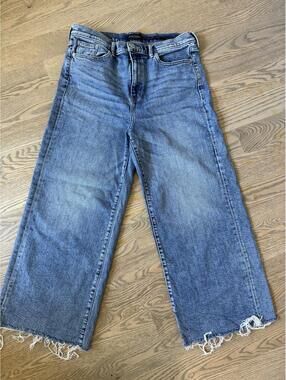 High-Waisted Wide Leg Blue Denim Jeans with Raw Hem